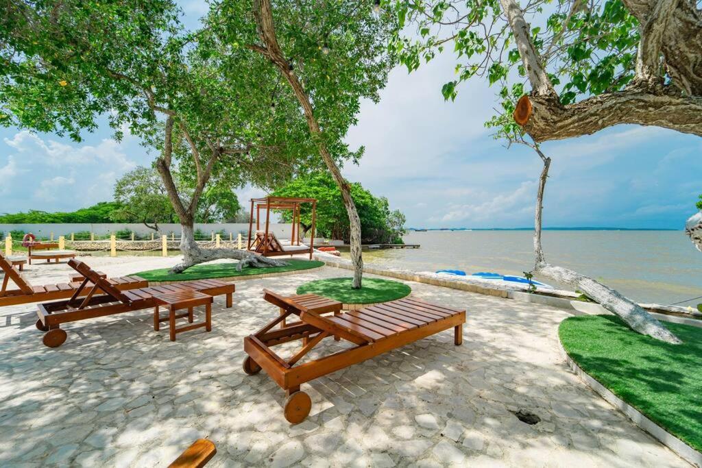 Tierra Bomba Isla Berakhah * Cartagena